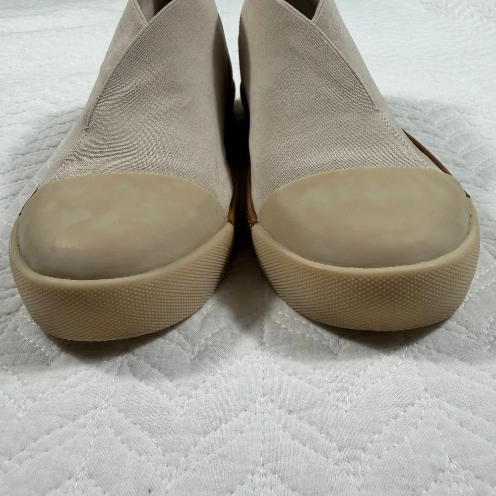 Mercedes‎ Castillo Thana Beige Stretch Slip On VCut Sneakers Brazil WMN 9.5 39.5